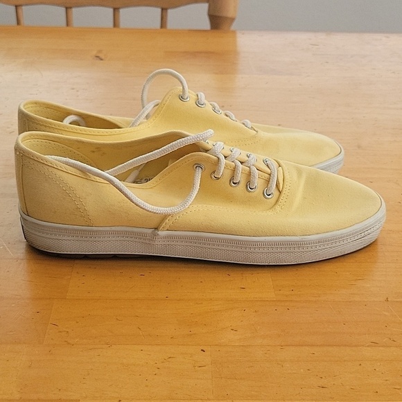 Chic size 9.5 shoe - Picture 2 of 4